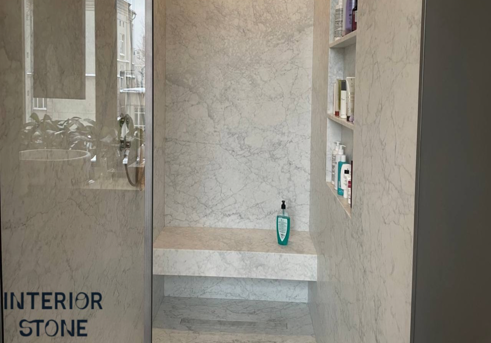 ОБЛИЦОВКА СТЕН ВАННОЙ ИЗ МРАМОРА Bianco Carrara (Бьянко Каррара)